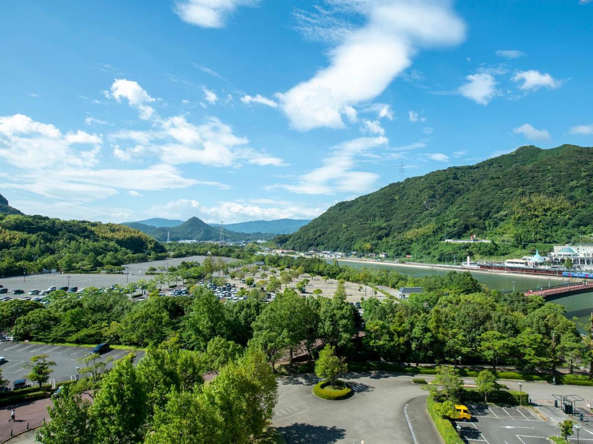 Hotel Okura Jr Huis Ten Bosch Sasebo Bagian luar foto View of the town